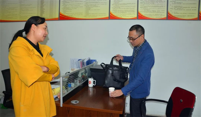 188金宝搏安卓下载销售人员的一天